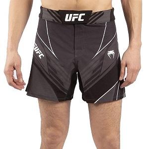 UFC Venum - Pro Line Men's Shorts / Schwarz / XXL